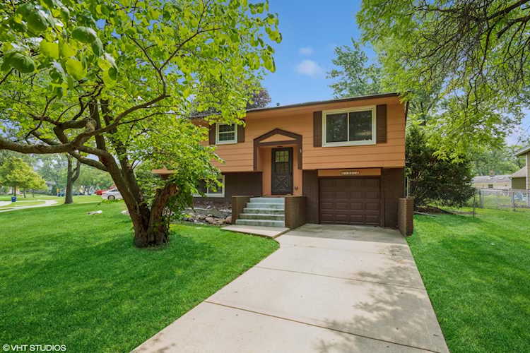 1301 Cabot Ln Schaumburg, IL 60193 | MLS 11881632 Photo 1