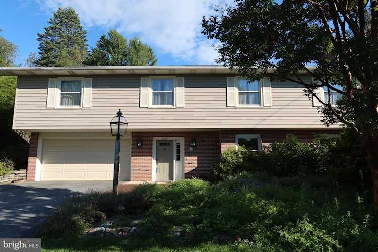 2020 Pine Cliff Rd State College, PA 16801