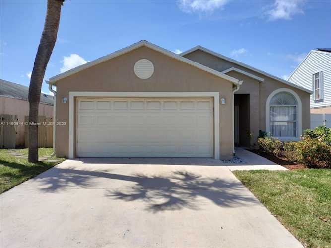 46 Bentwater Cir Boynton Beach, FL 33426