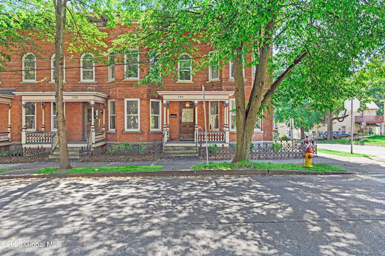 194 Grand Ave Saratoga Springs, NY 12866