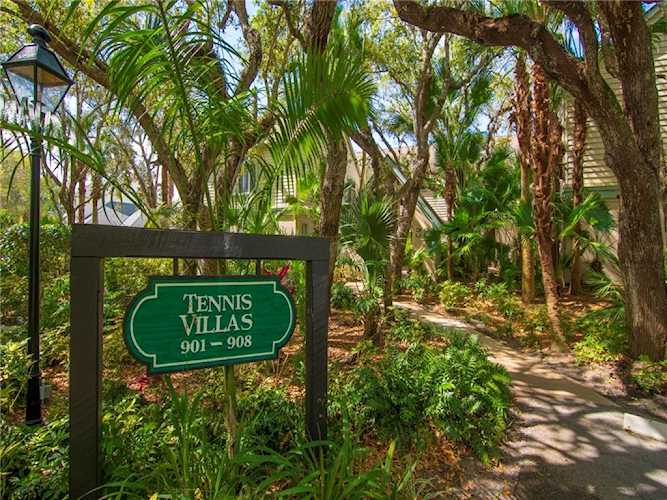 1315 E Winding Oaks Circle Vero Beach, FL 32963
