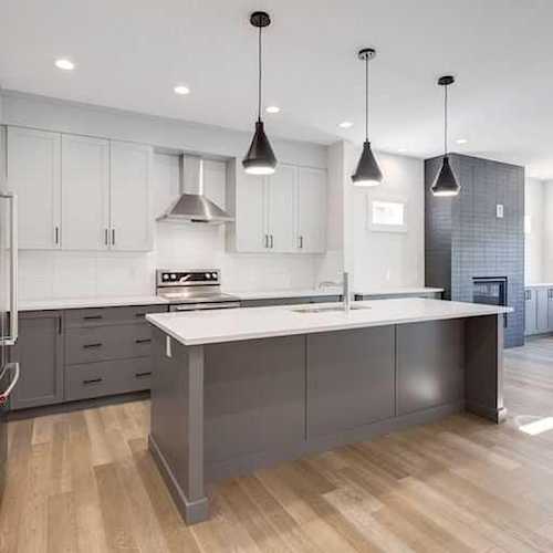 99 Sierra Morena Manor SW Calgary, AB T3H 1S9