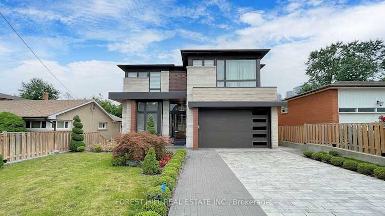 41 Clark Ave Markham, ON L3T 1S6