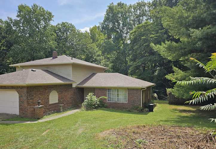 220 Goodnight Dr Martinsville, IN 46151