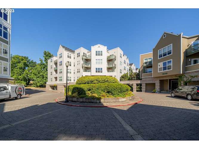 1710 S Harbor WAY #402 Portland, OR 97201
