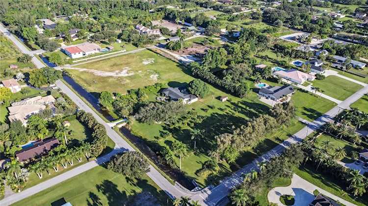 4850 SW 111th Ave Davie, FL 33328