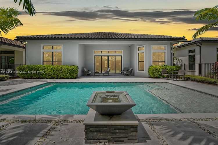 8180 Acadia Ct Parkland, FL 33067