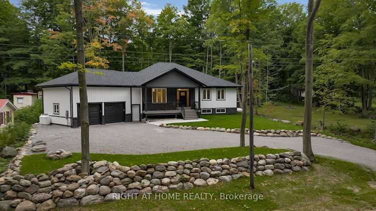 52 Mcarthur Dr Penetanguishene, ON L9M 1W9