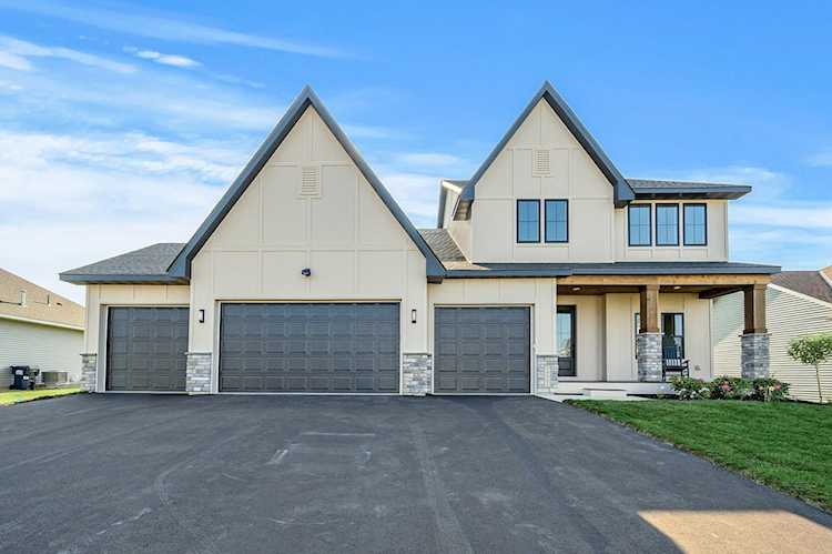 19921 Harrisburg Way Lakeville, MN 55044