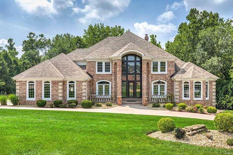 12850 Thornhill Ct Town And Country, MO 63131