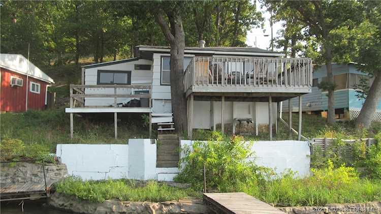 62 Dewing Dr Edwards, MO 65326