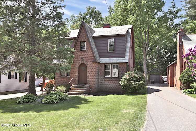 212 Menands Rd Loudonville, NY 12211