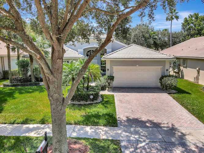 6998 Great Falls Circle Boynton Beach, FL 33437