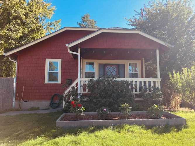 1708 Parker St Ashland, OR 97520