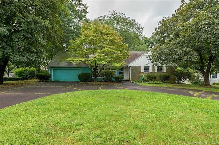 75 Lanyon Dr Cheshire, CT 06410