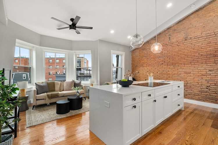 472 E 4th Street #PH Boston, MA 02127