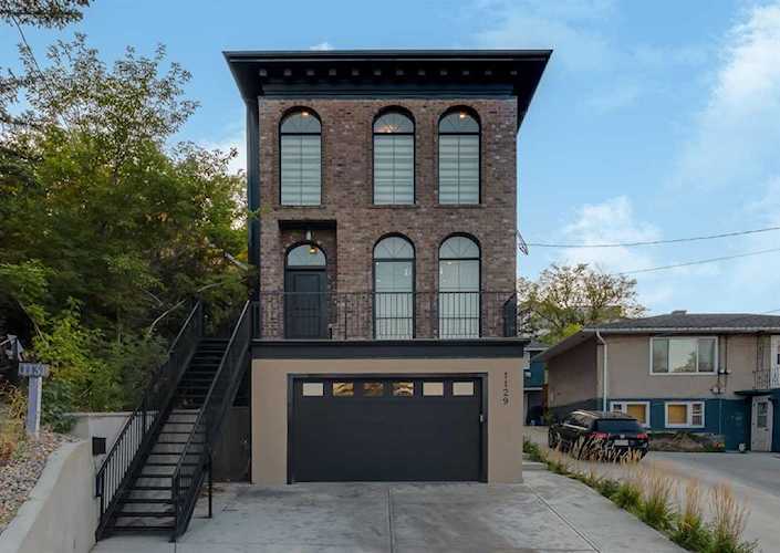 1129 Maggie St SE Calgary, AB T2G 4L8
