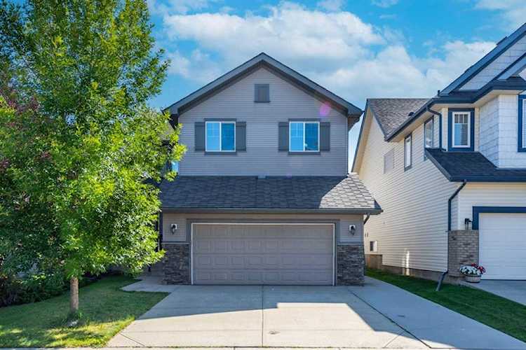 158 Evanscove Circle NW Calgary, AB T3P 0A2