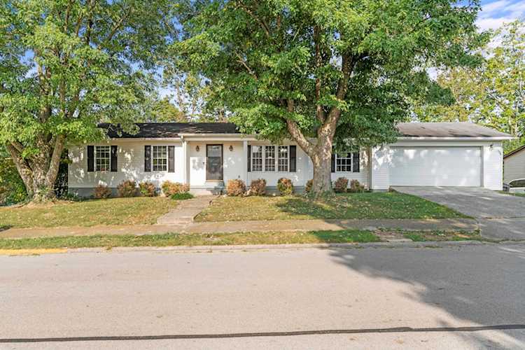 1301 Dale Dr Winchester, KY 40391