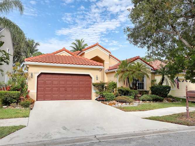 333 Cameron Dr Weston, FL 33326