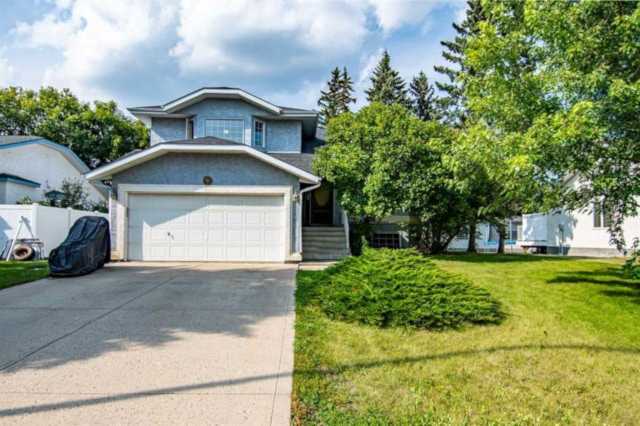 61 Pickwick Ln Lacombe, AB T4L 1T5