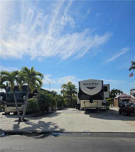 417 Clamshell Ln Fort Myers Beach, FL 33931