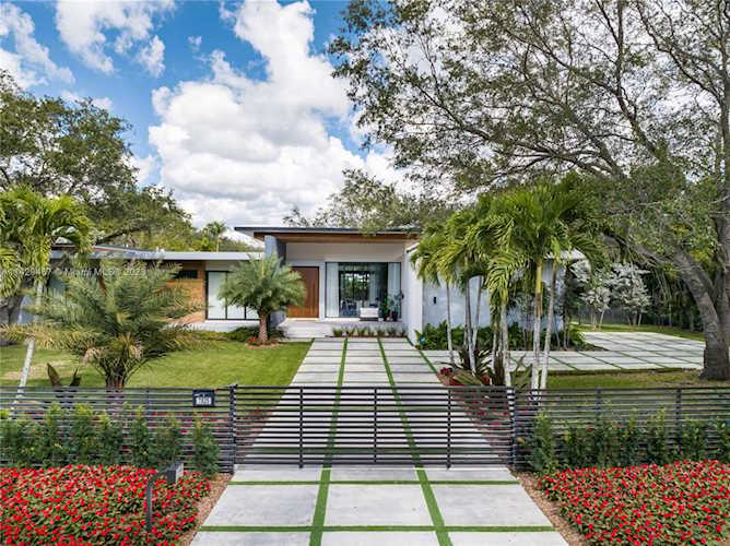 7825 SW 128th St Pinecrest, FL 33156