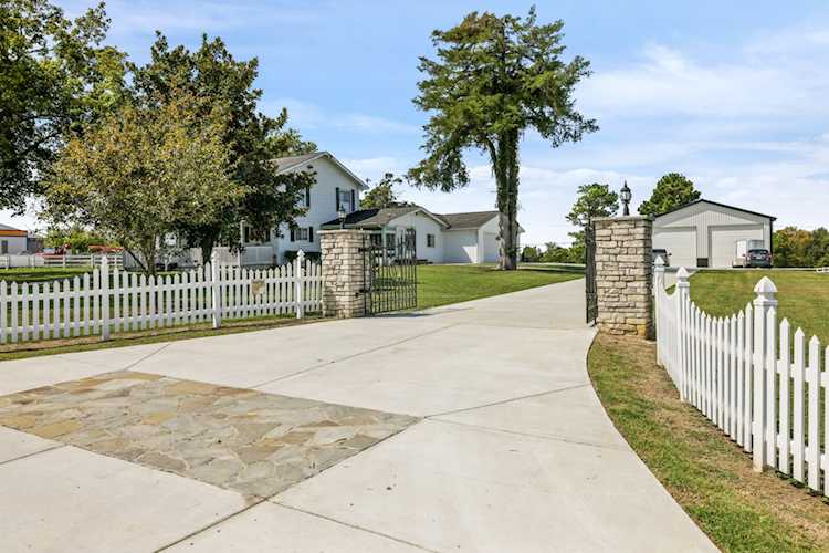 262 Henderson Rd Shelbyville, TN 37160
