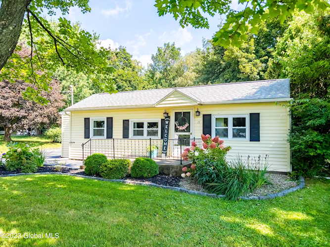 15 Dunsbach Ferry Rd Cohoes, NY 12047