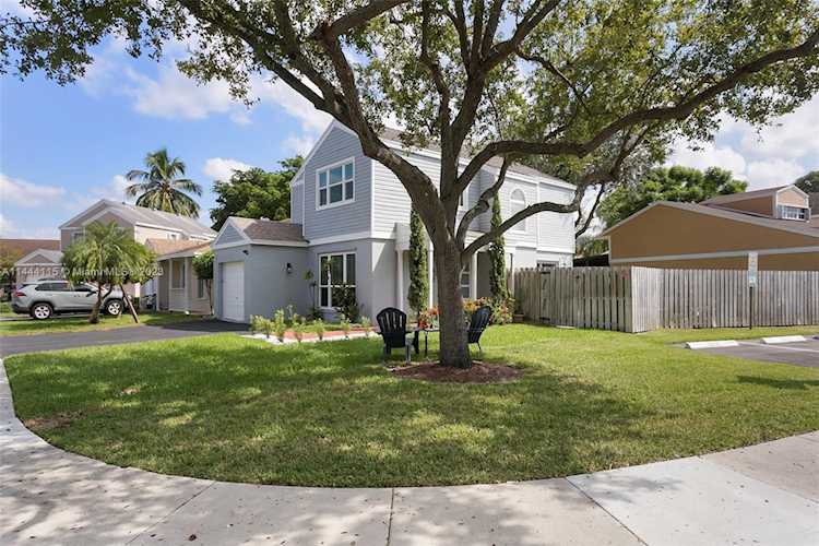 Address Withheld Sunrise, FL 33326