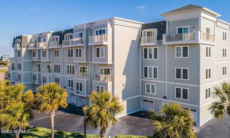 305 Lake Park Blvd S Carolina Beach, NC 28428