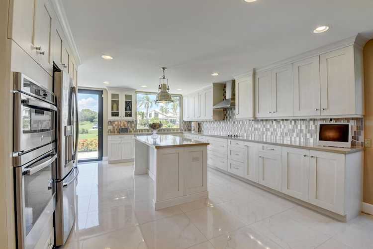 19660 Sawgrass Drive #1204 Boca Raton, FL 33434