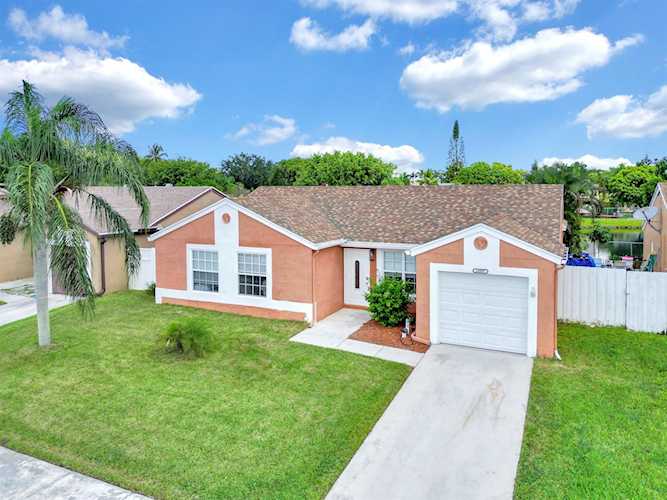18997 Cloud Lake Circle Boca Raton, FL 33496