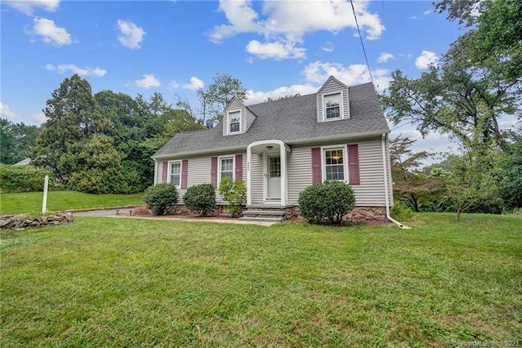 986 Prospect Rd Cheshire, CT 06410