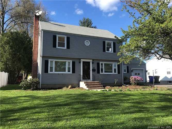 10 Huron Dr West Hartford, CT 06117