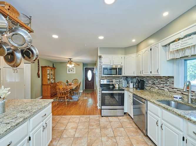 27 Franklin St #1 Somerville, MA 02145