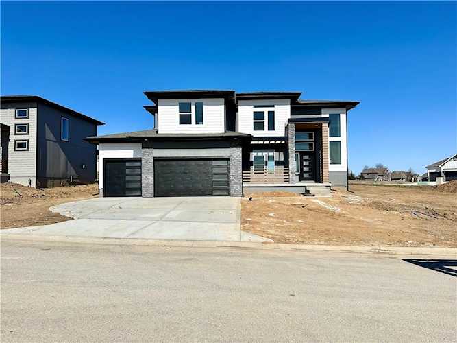 2764 SW 11th St Lee's Summit, MO 64081