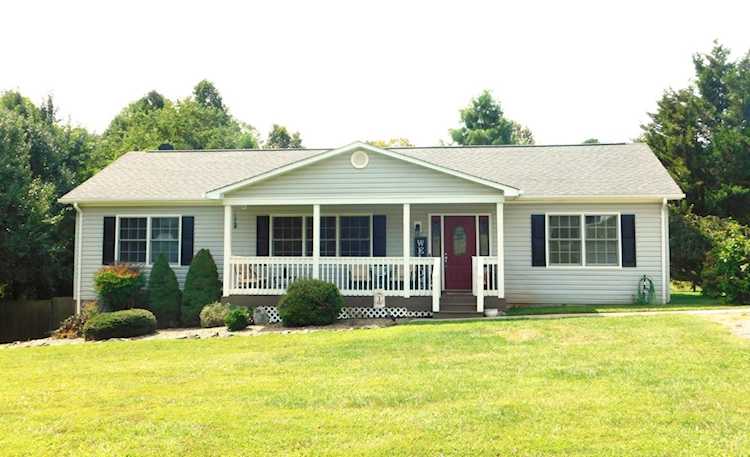 952 Dixie Airport Rd Madison Heights, VA 24572