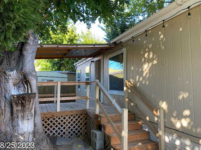 939 S Valley View Rd #UNIT 10 Ashland, OR 97520