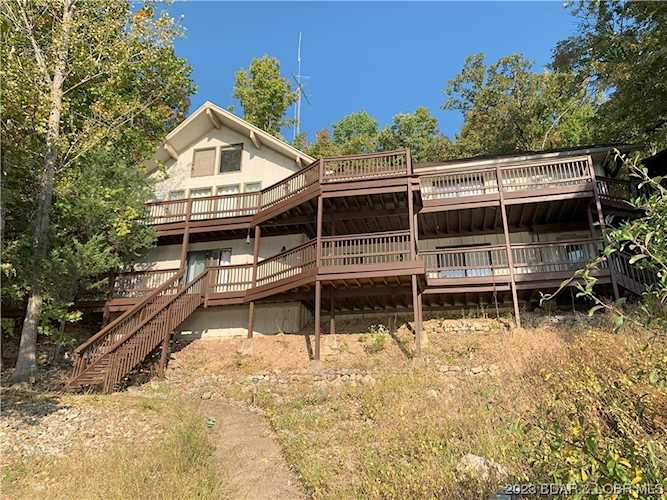 468 Cedar Rd Lake Ozark, MO 65049