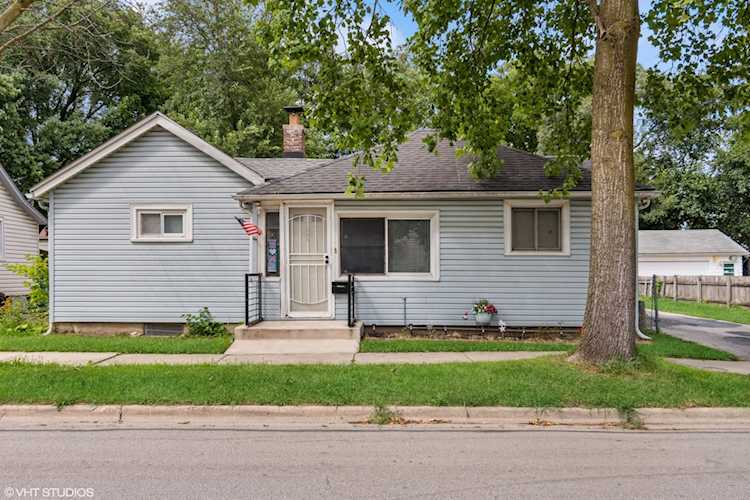 588 North Ave Aurora, IL 60505
