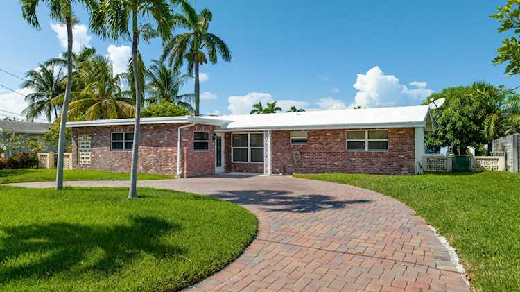 303 SW 14th Place Boca Raton, FL 33432
