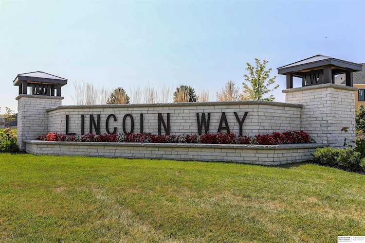 10310 S 97 St Papillion, NE 68046