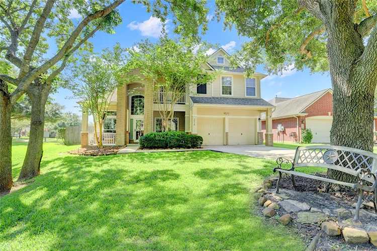 3910 Dell Park Missouri City, TX 77459