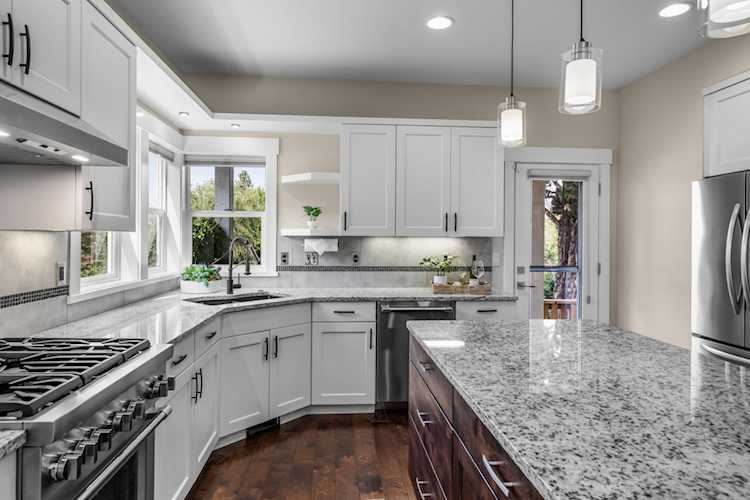20608 SE Cougar Peak Dr Bend, OR 97702