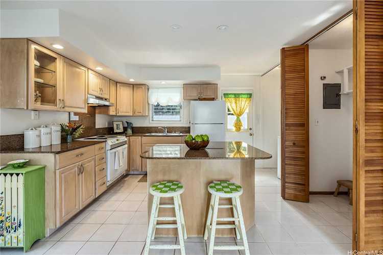 47-361A Hui Iwa Street #29 Kaneohe, HI 96744