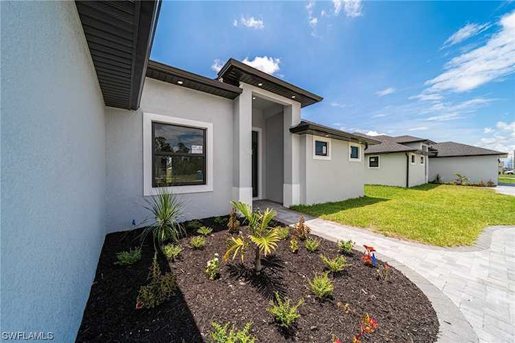 1024 W Embers Parkway Cape Coral, FL 33993