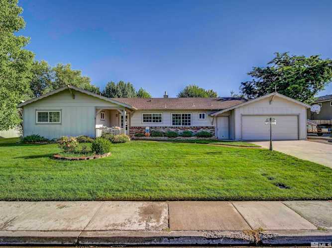 1647 Belarra Dr. Minden, NV 89423