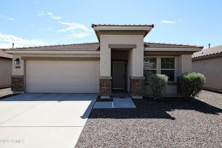 1069 E Daniella Drive San Tan Valley, AZ 85140