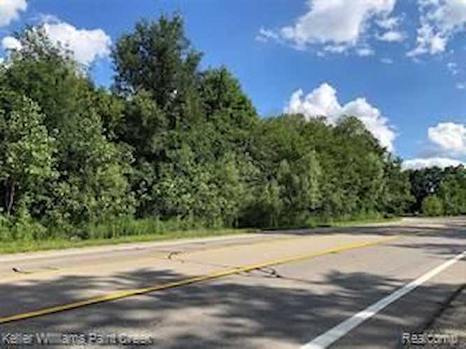 83 Low Meadow Ct Rochester Hills, MI 48363